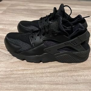 Brand New!!All Black Nike Huaraches!!!